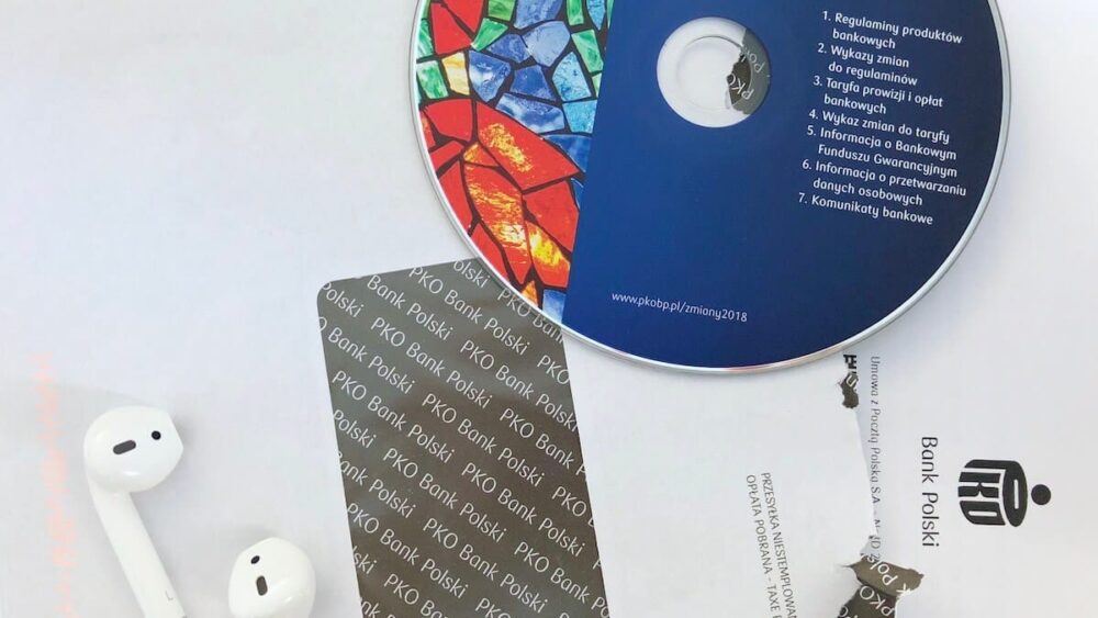 Płyta CD z nowymi regulaminami PKO BP