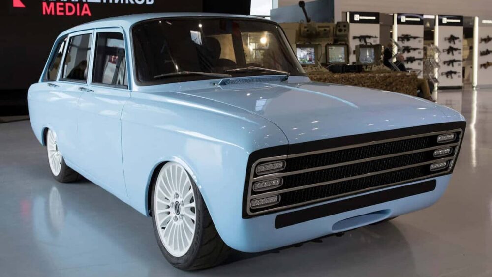 Kałasznikow chce konkurować z Teslą i pokazał prototyp swojego elektrycznego samochodu