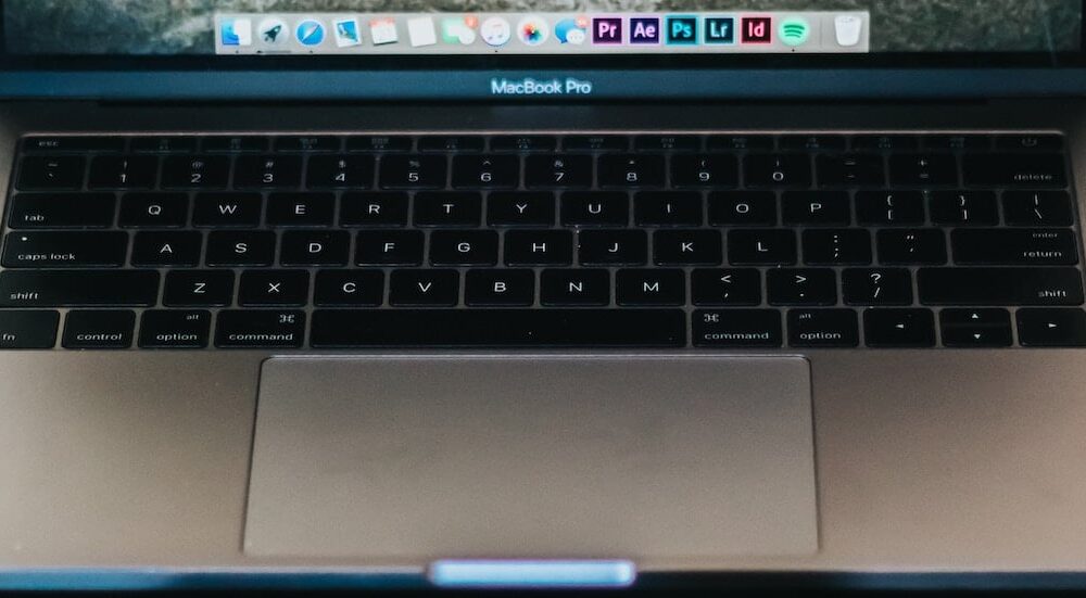 Najnowsza generacja MacBooków Pro została objęta programem naprawczym klawiatur