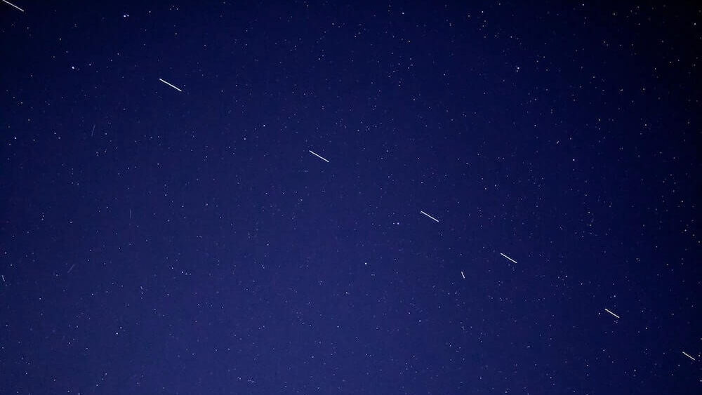 Jak szybki internet dają Starlinki od Elona Muska? Są pierwsze pomiary prędkości