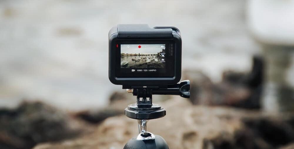 Kamerka sportowa GoPro na statywie