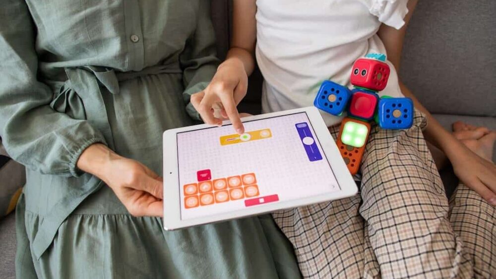 Zabawki, roboty i klocki edukacyjne do nauki programowania dla dzieci
