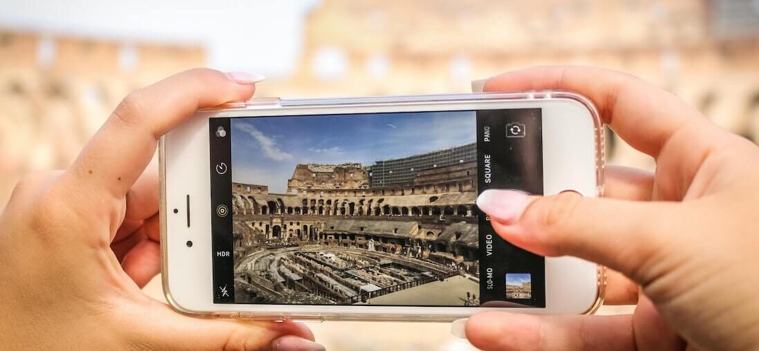 Robienie zdjęcia telefonem iPhone