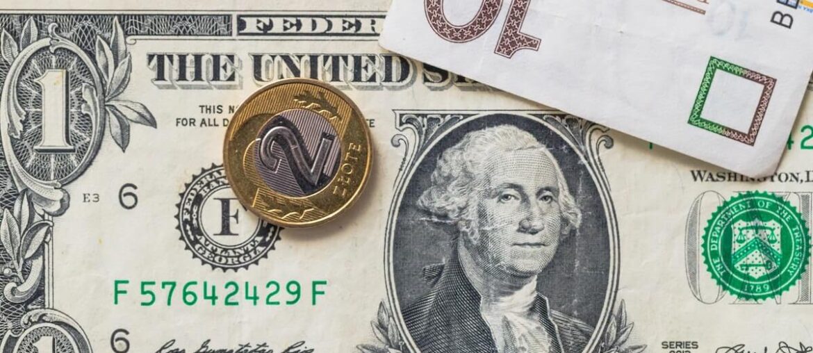 Moneta 2 zł, 10 zł i 1 dolar