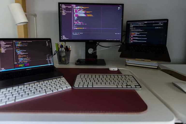 Dwie klawiatury do programowania