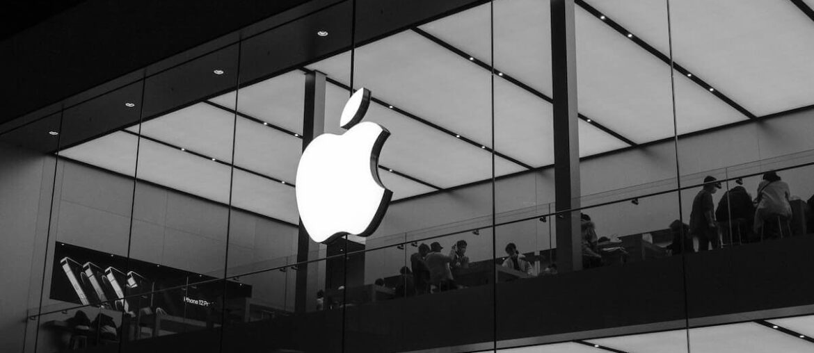 Logo Apple na witrynie sklepu