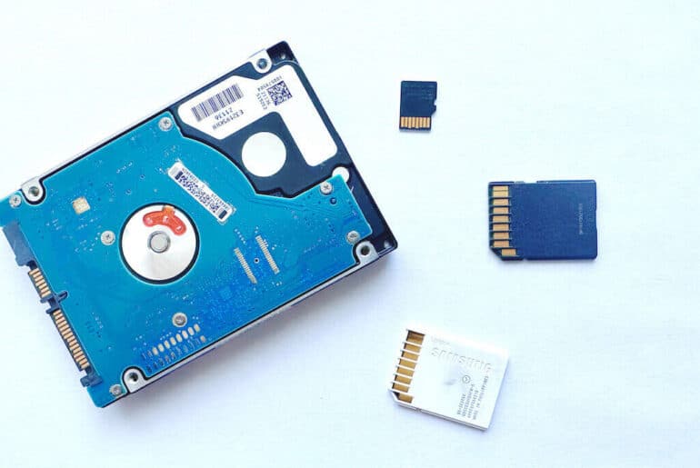Dysk SSD oraz karty SD i microSD