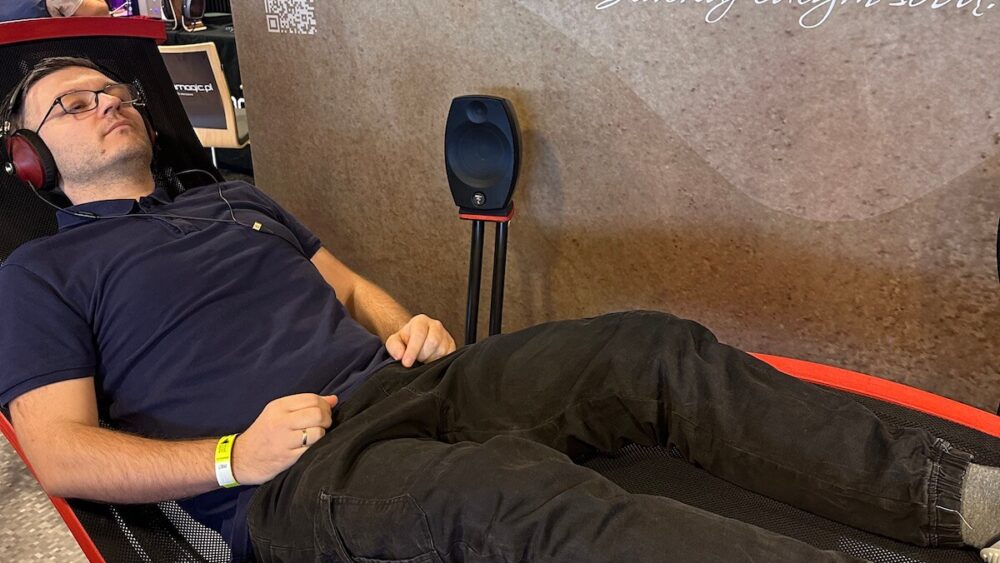 Wibroakustyka – fotel, który relaksuje muzyką i pozwala stać się jej częścią