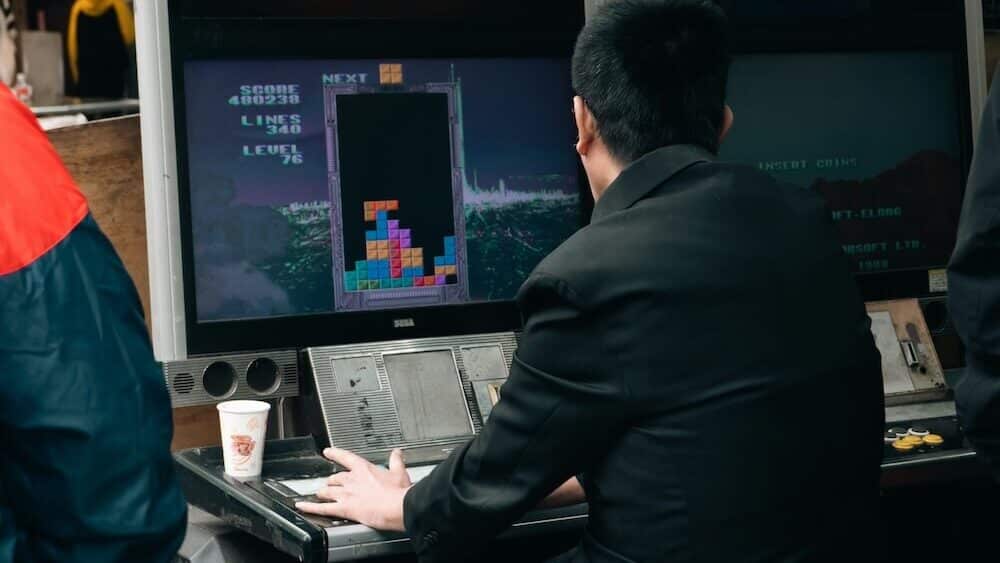 Tetris jako pomoc po traumie? Badanie pokazuje, że gra może ograniczać natrętne wspomnienia